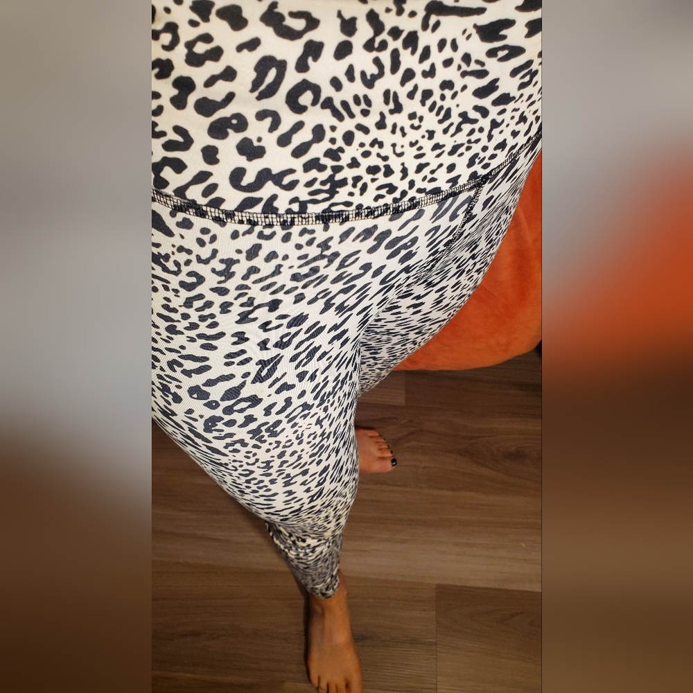 Nike Black and White Leopard Print Leggings